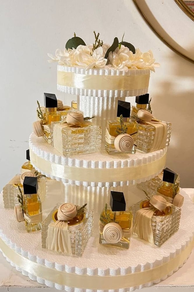 بكج مناسبات ٢٠ قطعه مبخره زجاجيه وعطر