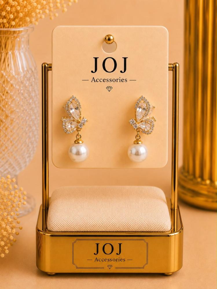أقراط فراشة مرصعة بالزركون مع لؤلؤ متدلٍي .