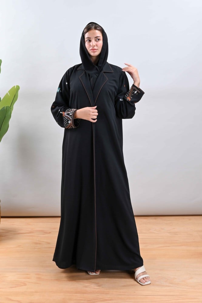 عباية كريب بتطريز يدوي على الاكمام