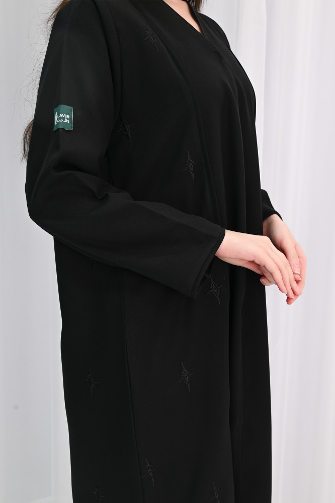 عباية كريب بتطريز اسود
