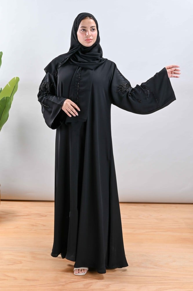 عباية بتطريز يدوي اسود
