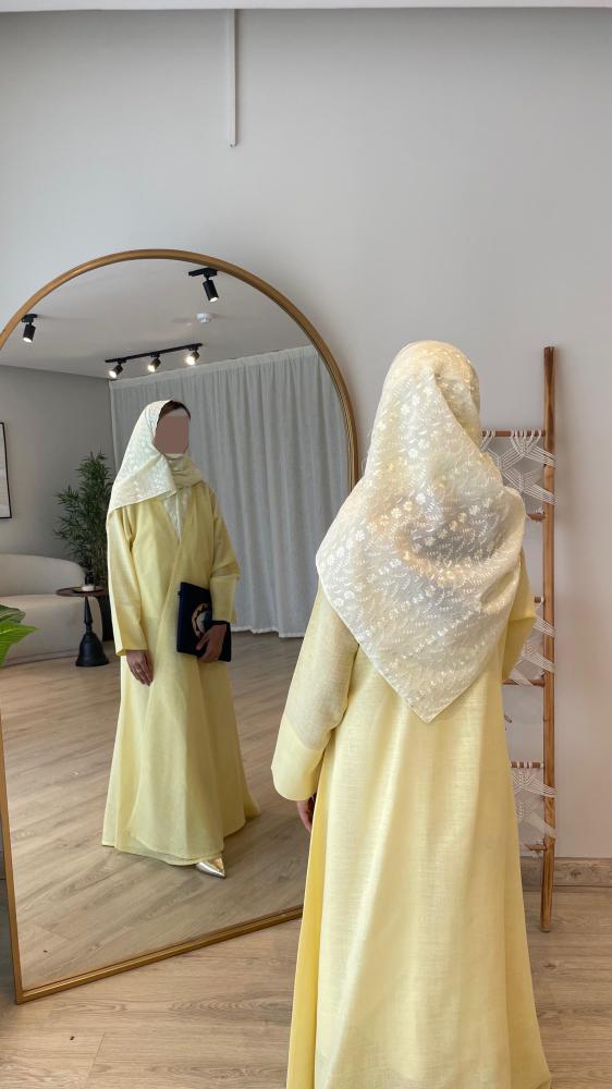 Flowered abaya