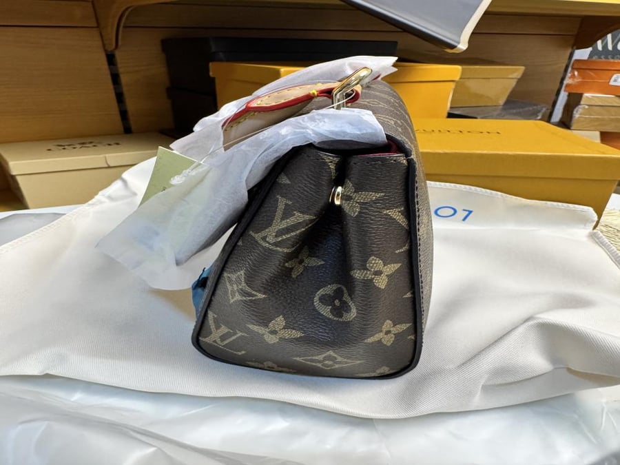 لويس فيتون مقاسين 19 - 25 cm
