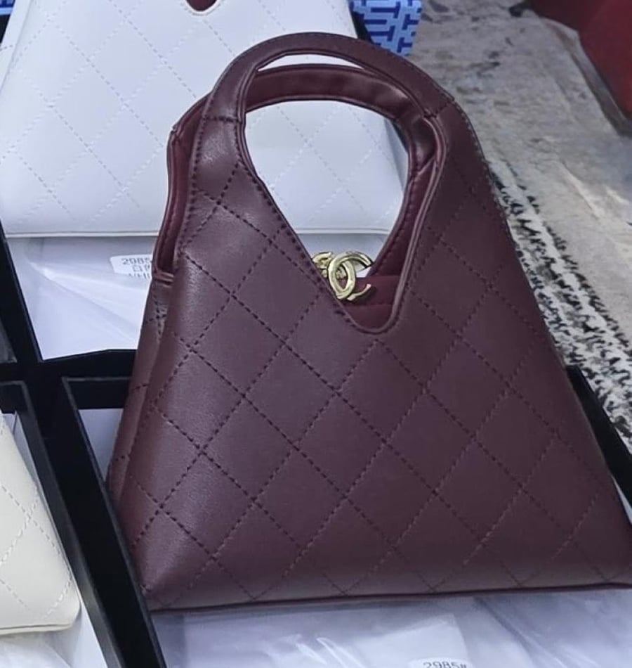 شانيل هوبو مقاس 23 cm