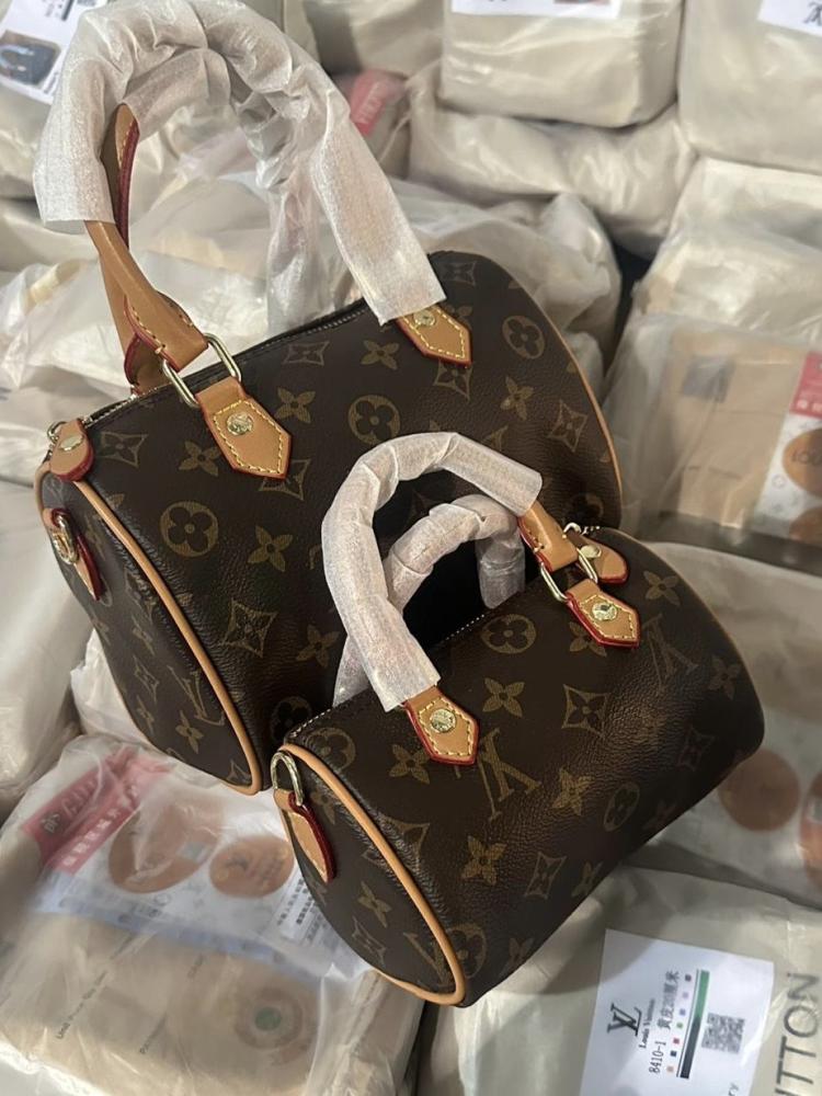 لويس فيتون مقاس 21 cm