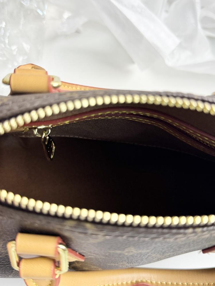 لويس فيتون مقاس 21 cm