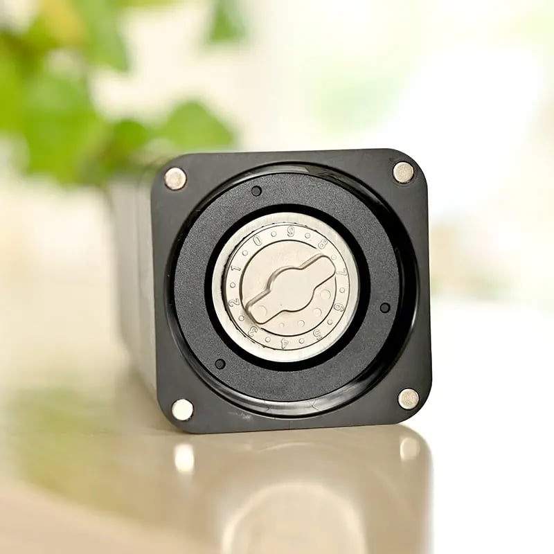 مطحنة قهوة كهربائية محمولة FEMOBOOK A2 USB قابلة للشحن - شفرات 7Core، بطارية 4000mAh، تصميم مغناطيسي، مثالية للإسبريسو
