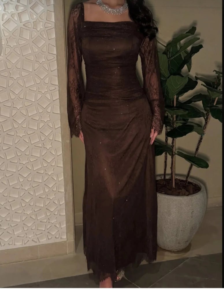 فستان ميار البني
