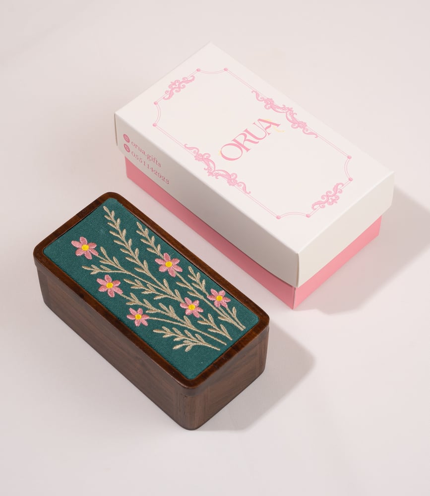 علبة نقشة ورود