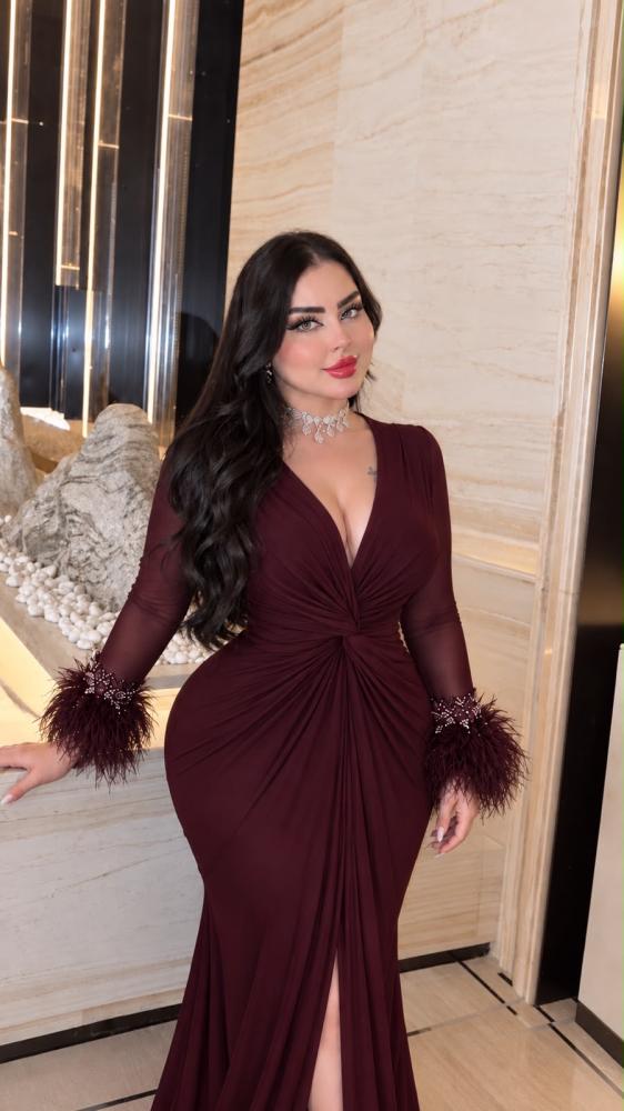 فستان استرتش كوري الاكمام تول استرتش مع فصوص اصليه وريش