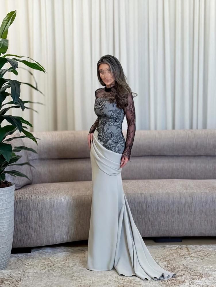 Alya's dress