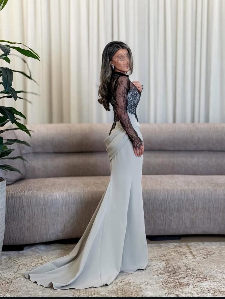 Alya's dress