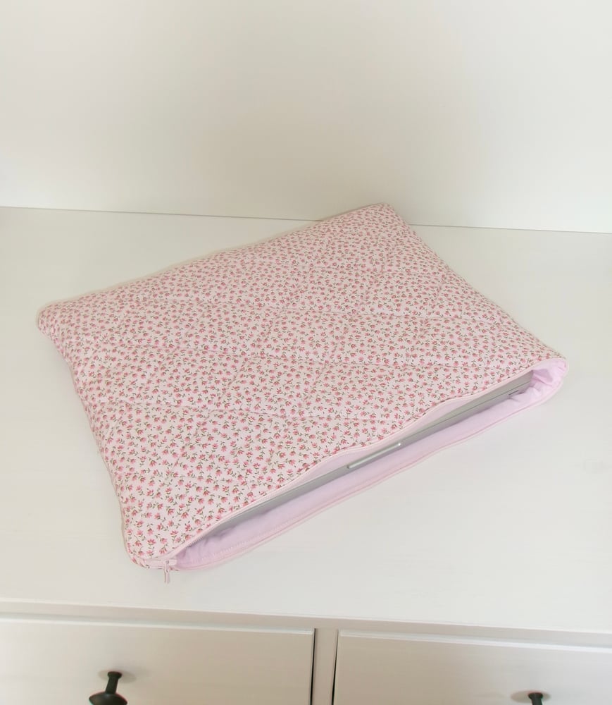 LIGHT PINK FLORAL LAPTOP CASE
