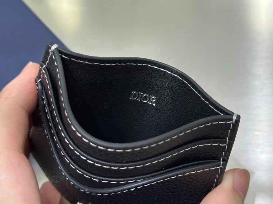 كارد هولدر Dior