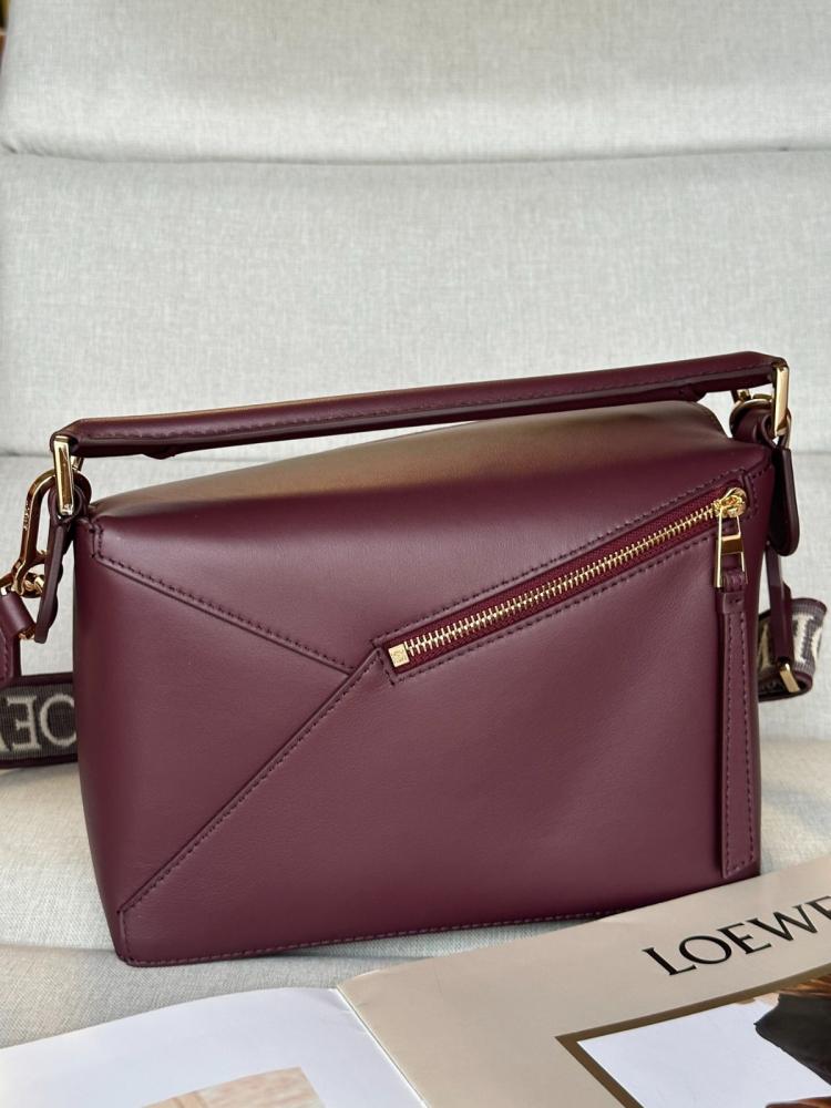شنطة Loewe