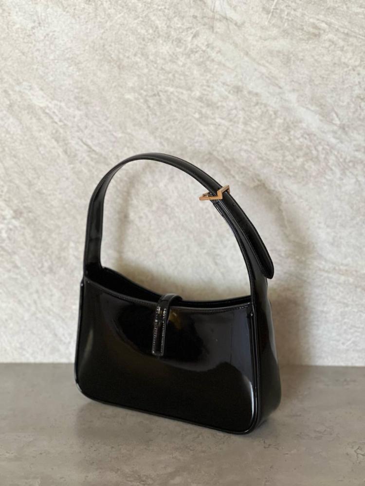 حقيبة سان لوران