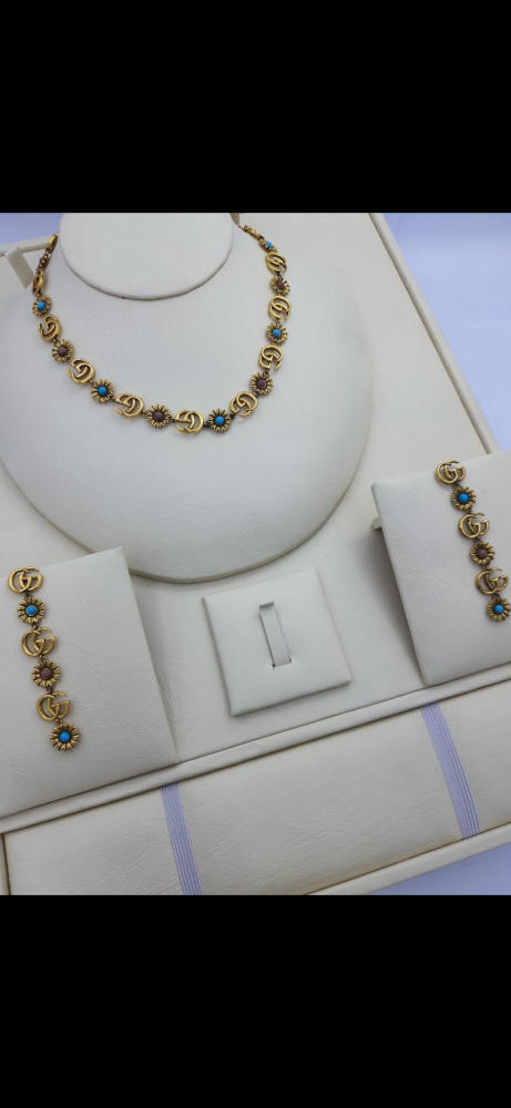 Gucci necklace and earrings without accessories