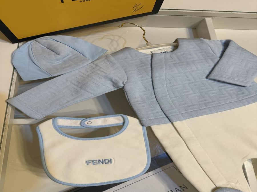 Fendi romper Small + vest + cap