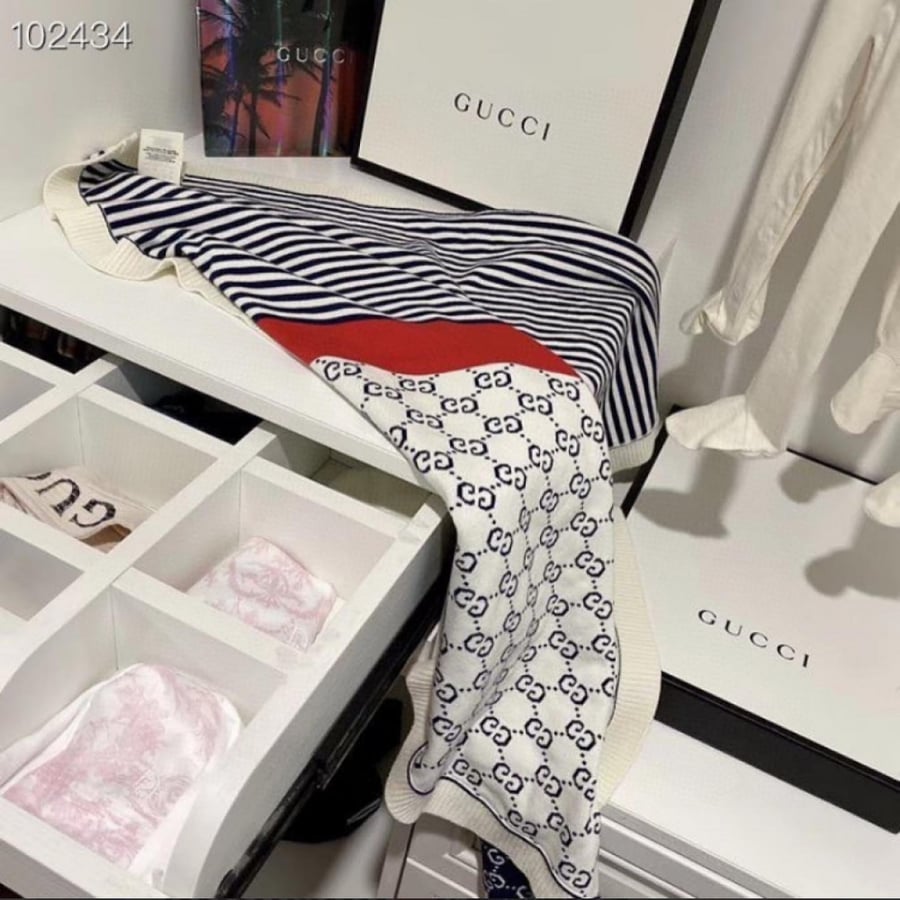 Gucci blanket without box