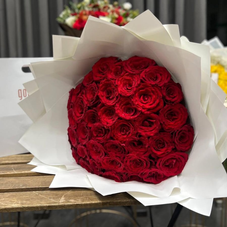 باقة 50 وردة جوري فاخرة