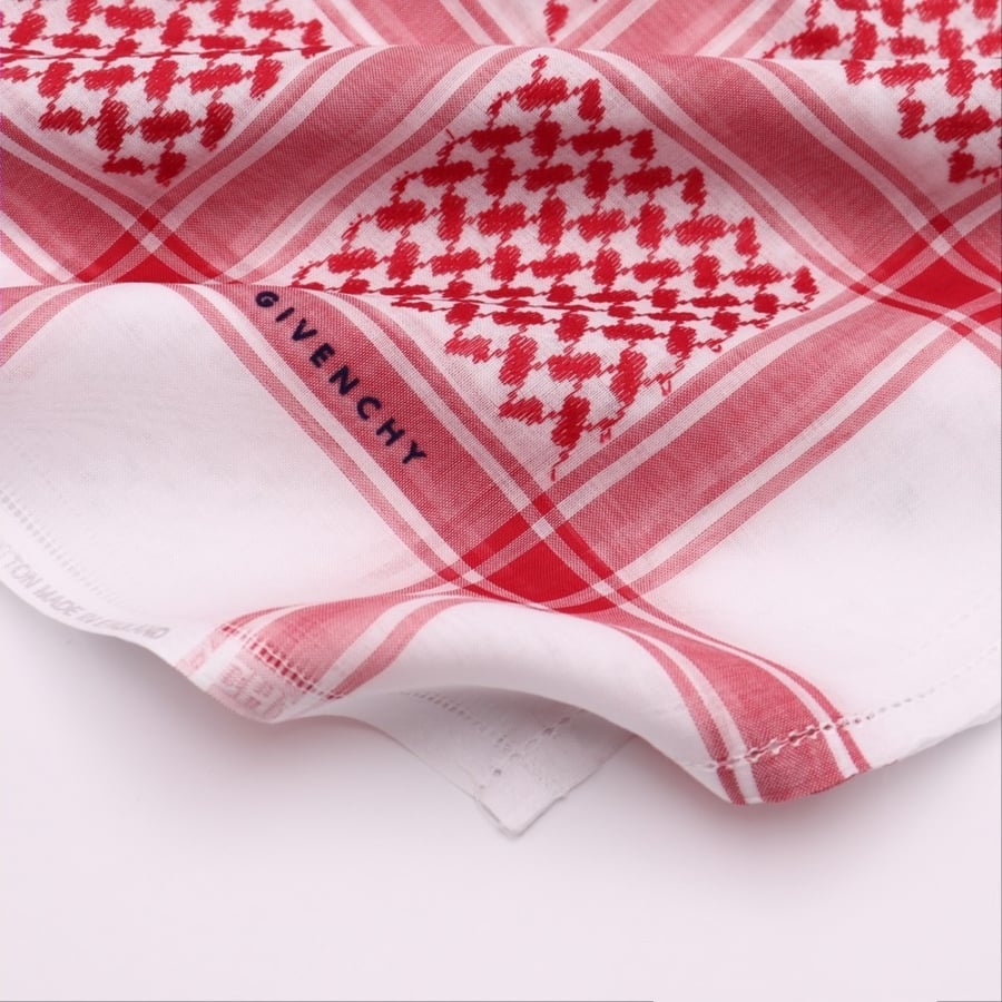 شماغ جيفنشي كلاسيك