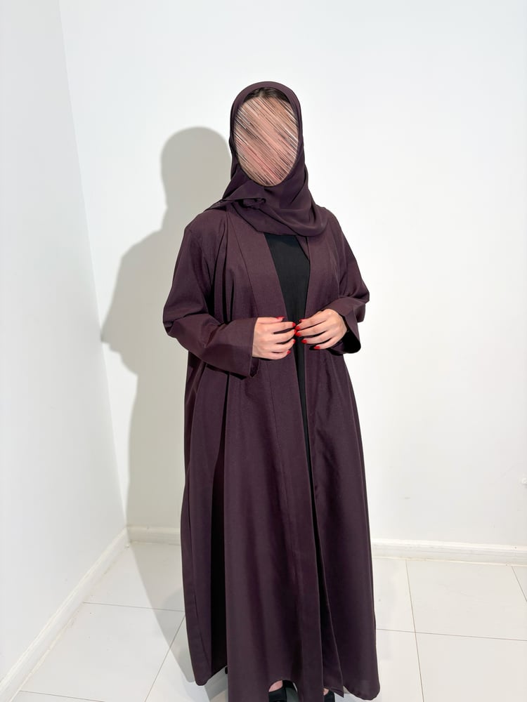 عباية نوردان - قصة فاخرة بكسرات جانبية