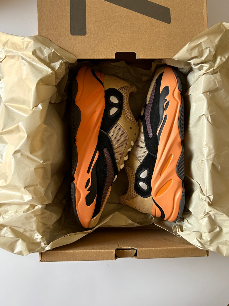 Yeezy 700 Enflame Size 37