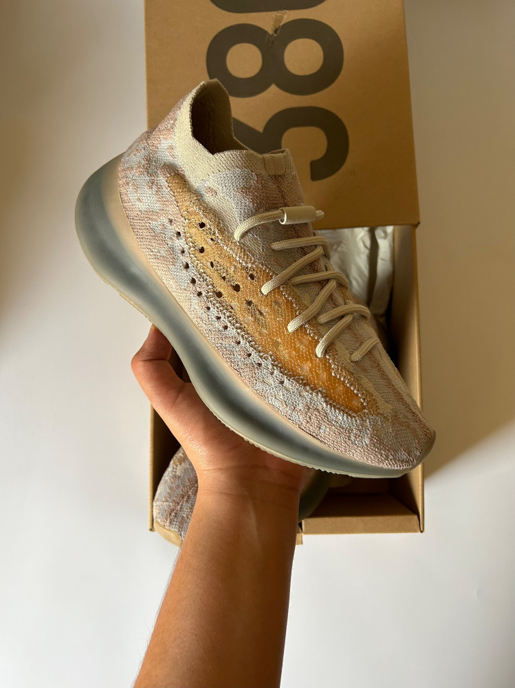 Yeezy Pepper Size 43