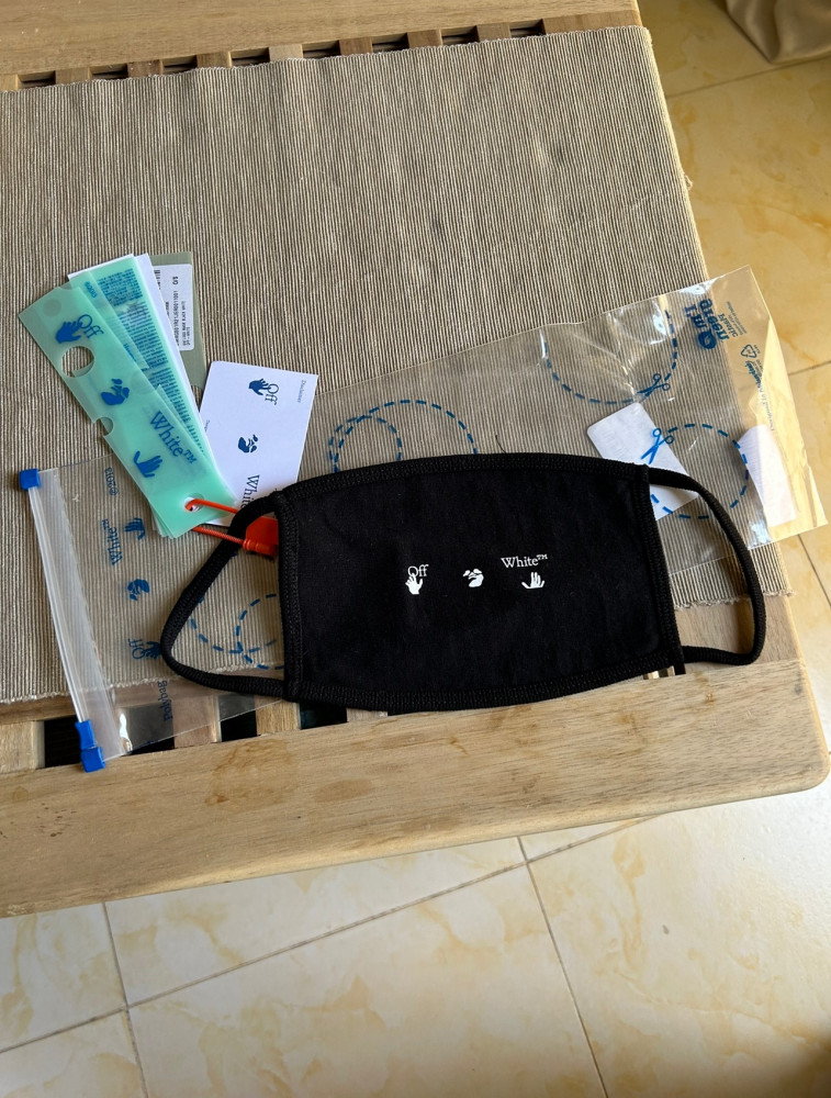 Off-white mask