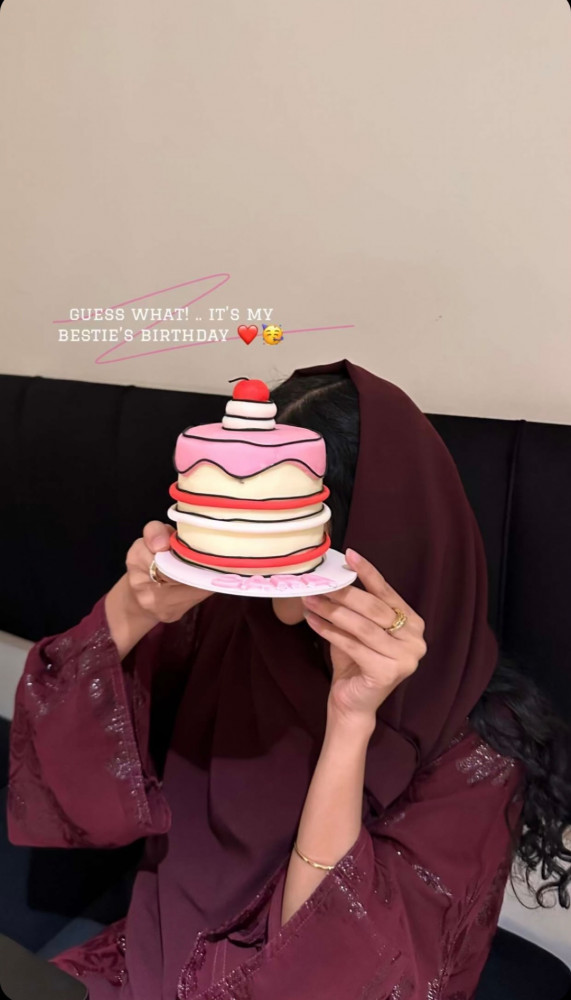 كيك كوميك فقط ( km)