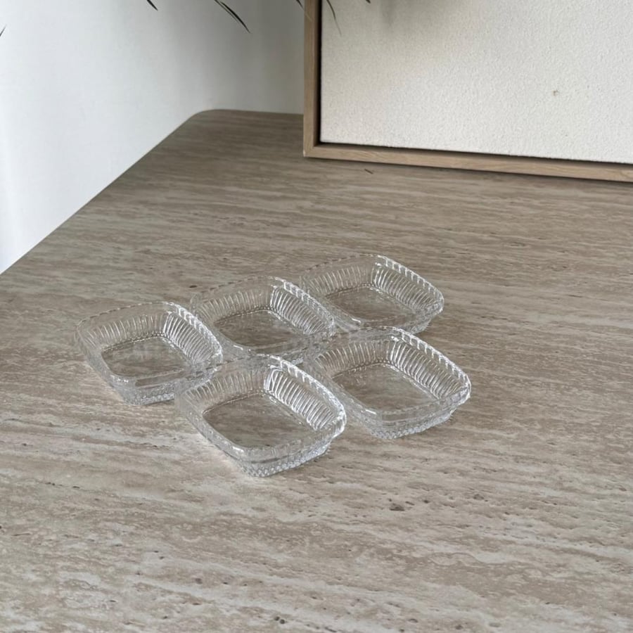 Serving glass plate