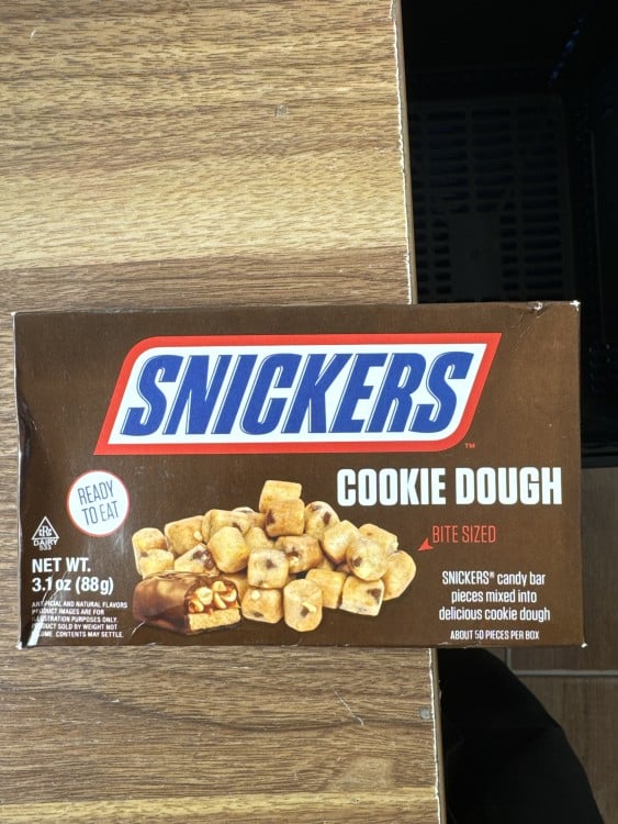 سنيكرز كوكي دو Snickers Cookie dough
