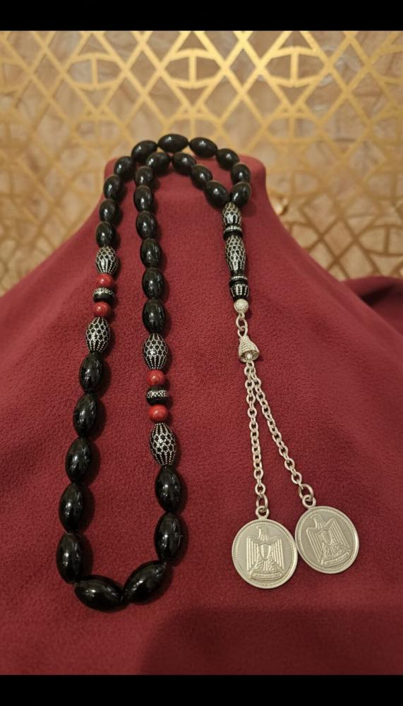 يسر مطعم بالفضة والمرجان