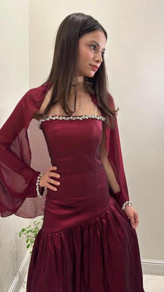 Velvet Bloom – ترف العنّابي