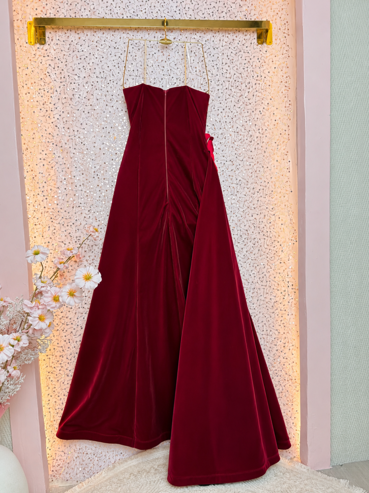 اسم الفستان: فستان روزاليا المخملي | Rosalia Velvet Dress