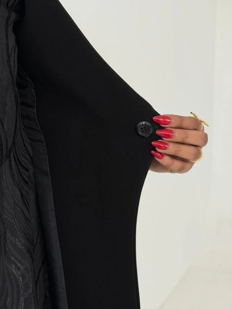Women's Blazer Style Abaya made of crepe and jacquard fabric