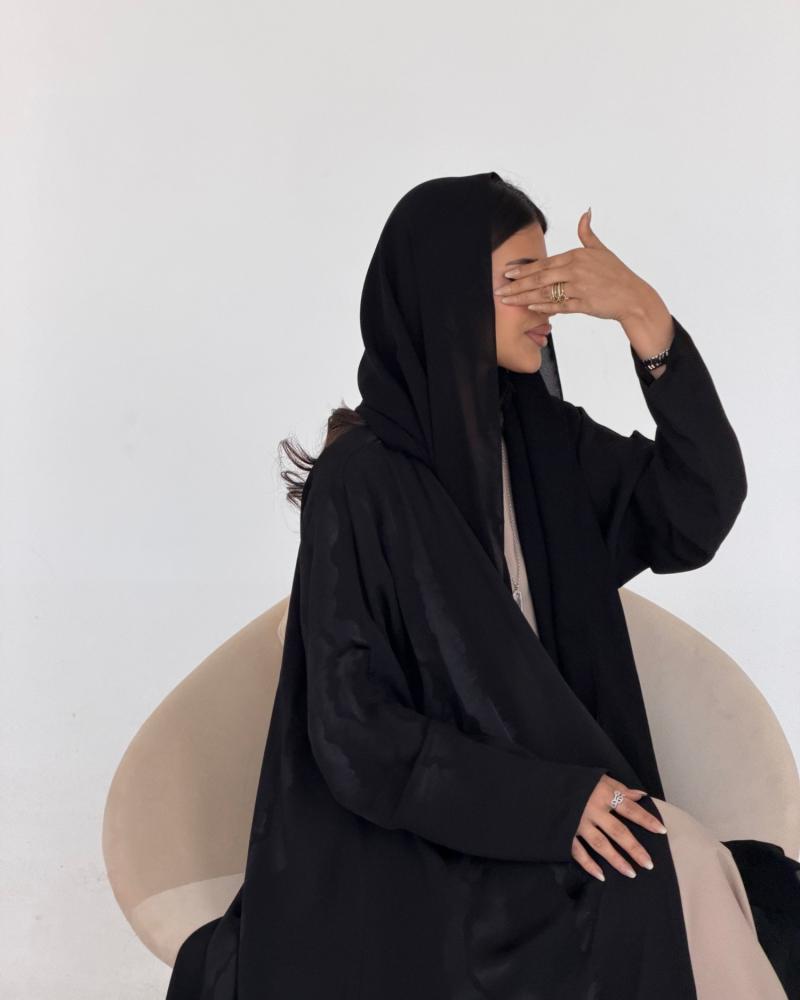 عباية حرير جاكار بقصة نصف كلوش - LM066