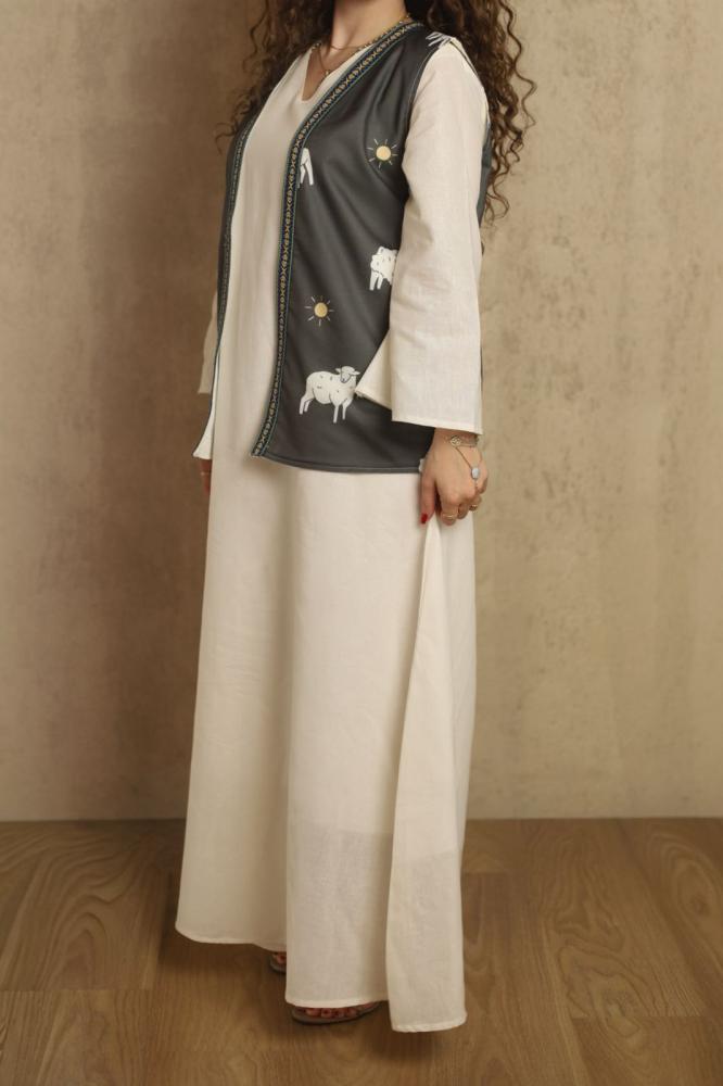 The mother piece consists of two pieces with an exclusive design for Tommy Fashion