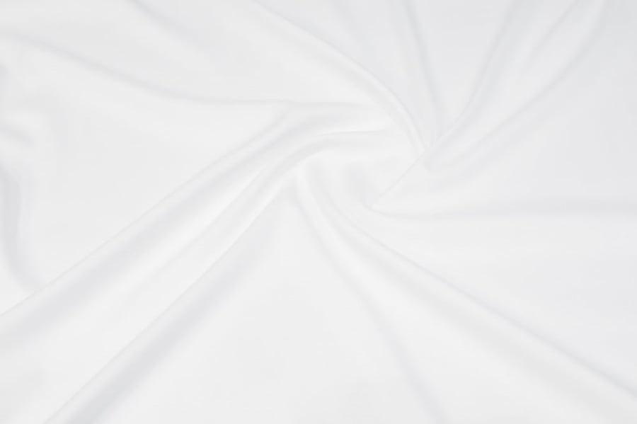 أقمشة ثوب المستشار واقف ابيض او كريمي