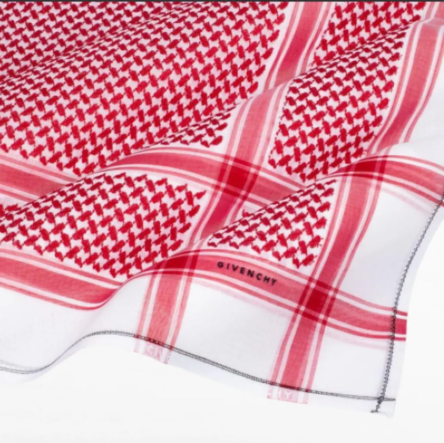 عرض العيد 4 اشمغة جيفنشي بسعر شماغين
