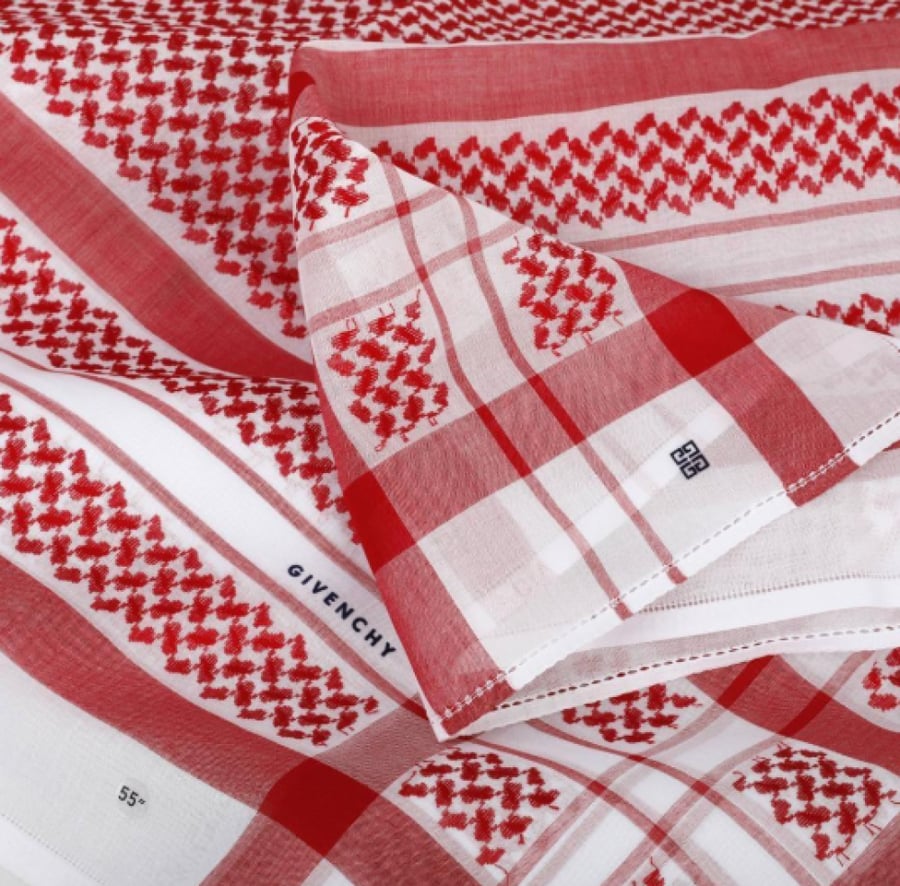 عرض العودة للمدارس 4 أشمغة بسعر شماغين : جيفنشي رسمي 2025 + جيفنشي خاص 2025 + جيفنشي كلاسيك 2025 + جفينشي كلاسيك 2025