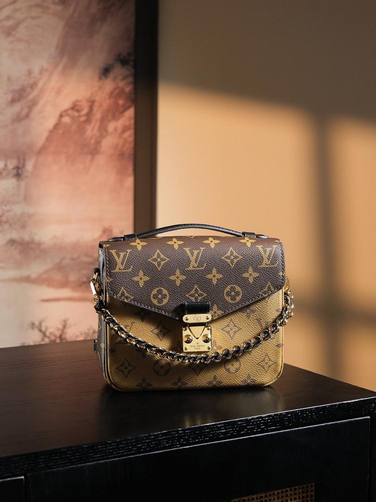 حقيبة Pochette metis backpack من لويس فيتون