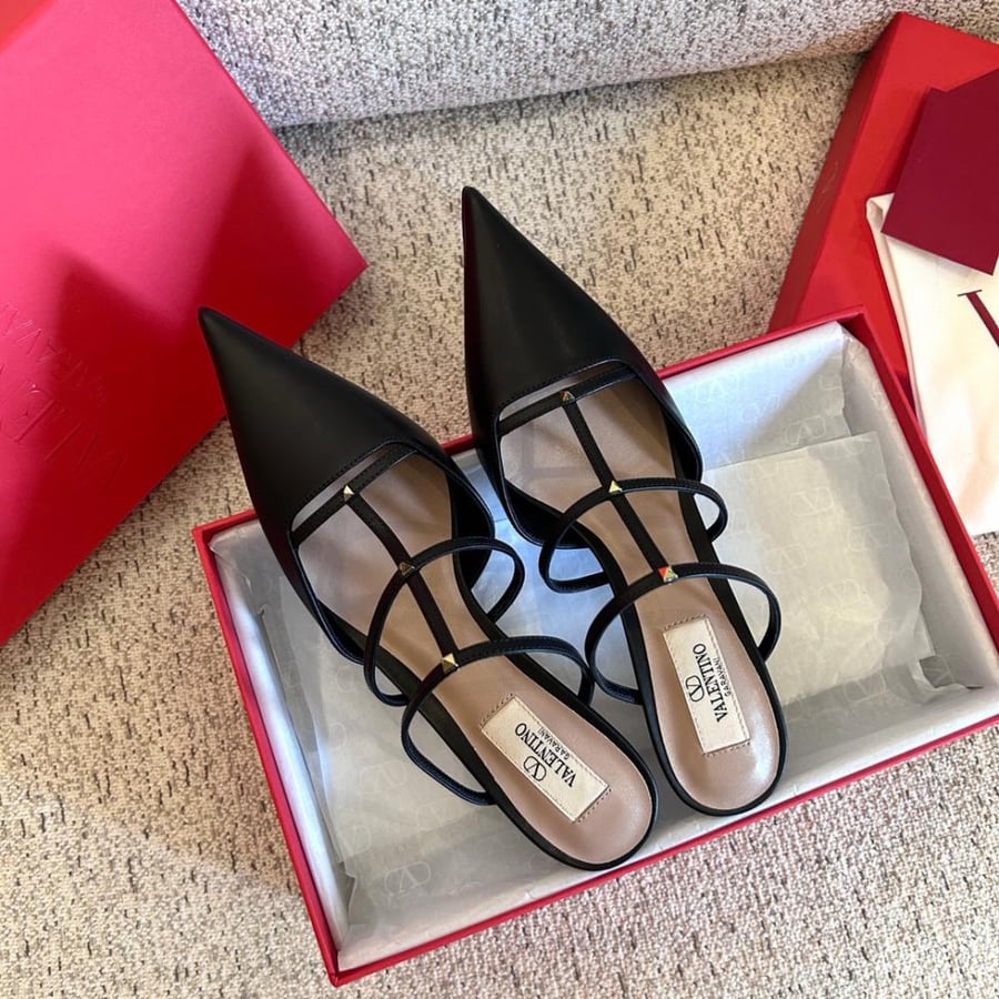 حذاء Garavani Rockstud من فالنتينو