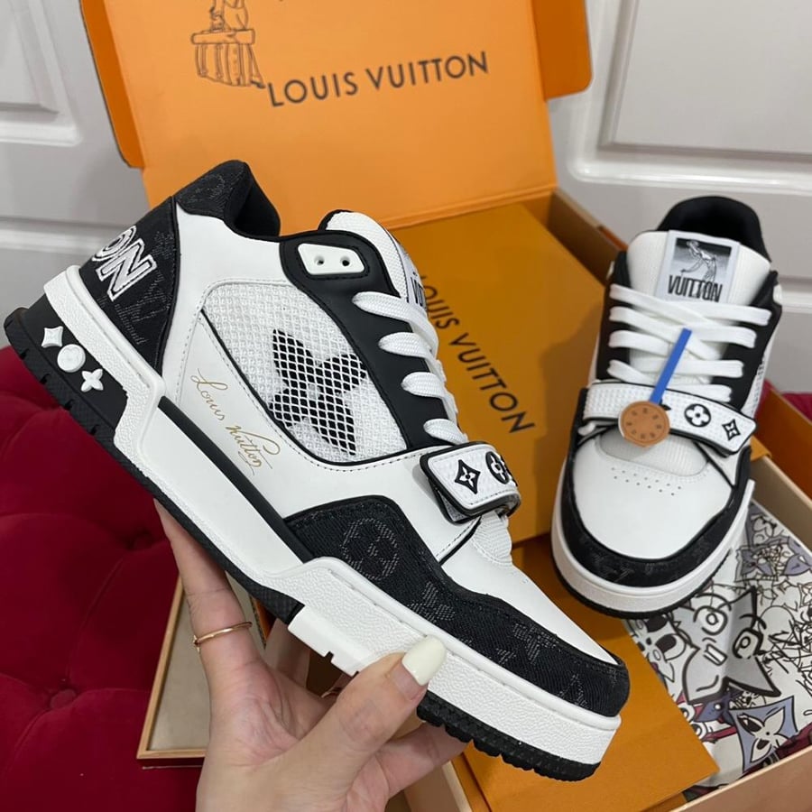 حذاء  Lv trainer من لويس فيتون