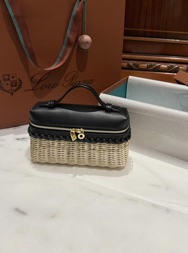 حقيبة لوروبيانا اكسترا بوكيت East-west wicker