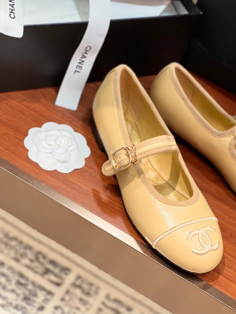 Chanel flat 24ss