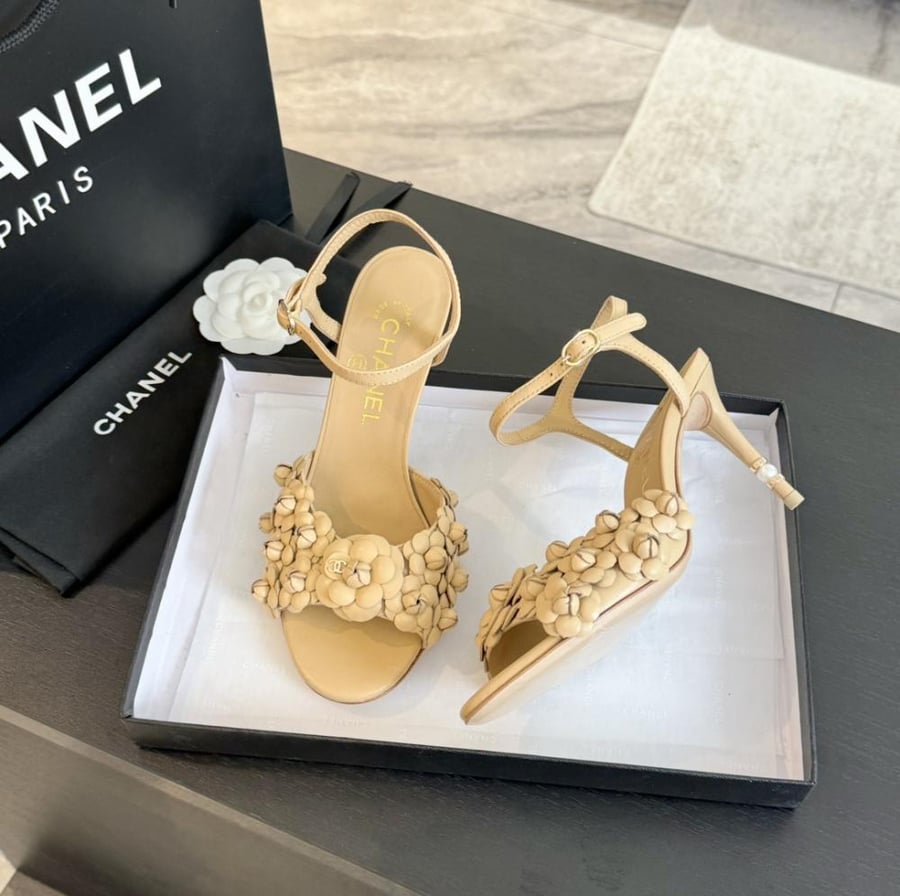 Chanel heel