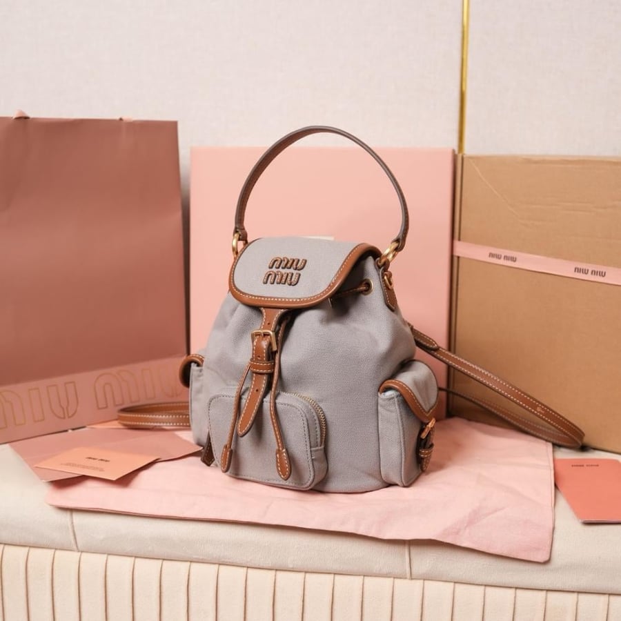 حقيبة backpack من ميوميو