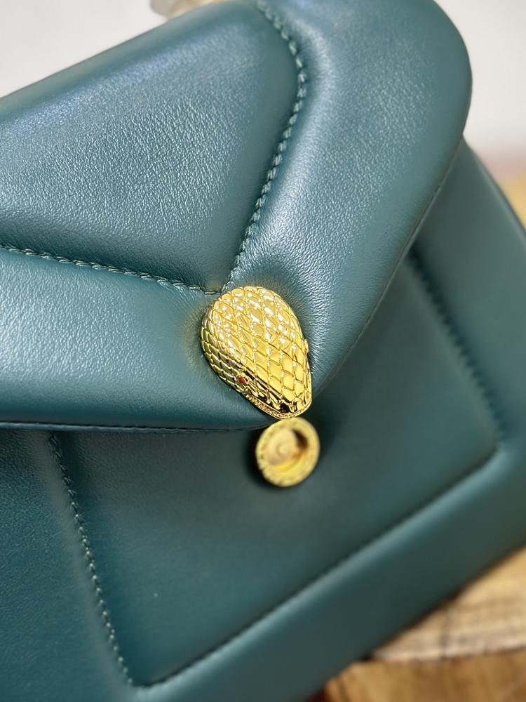 حقيبة SERPENTI REVERSE من بولغاري