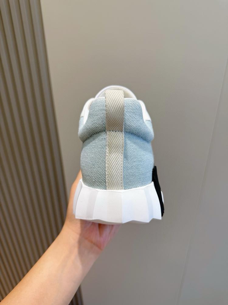 Bouncing shoe from Airmez